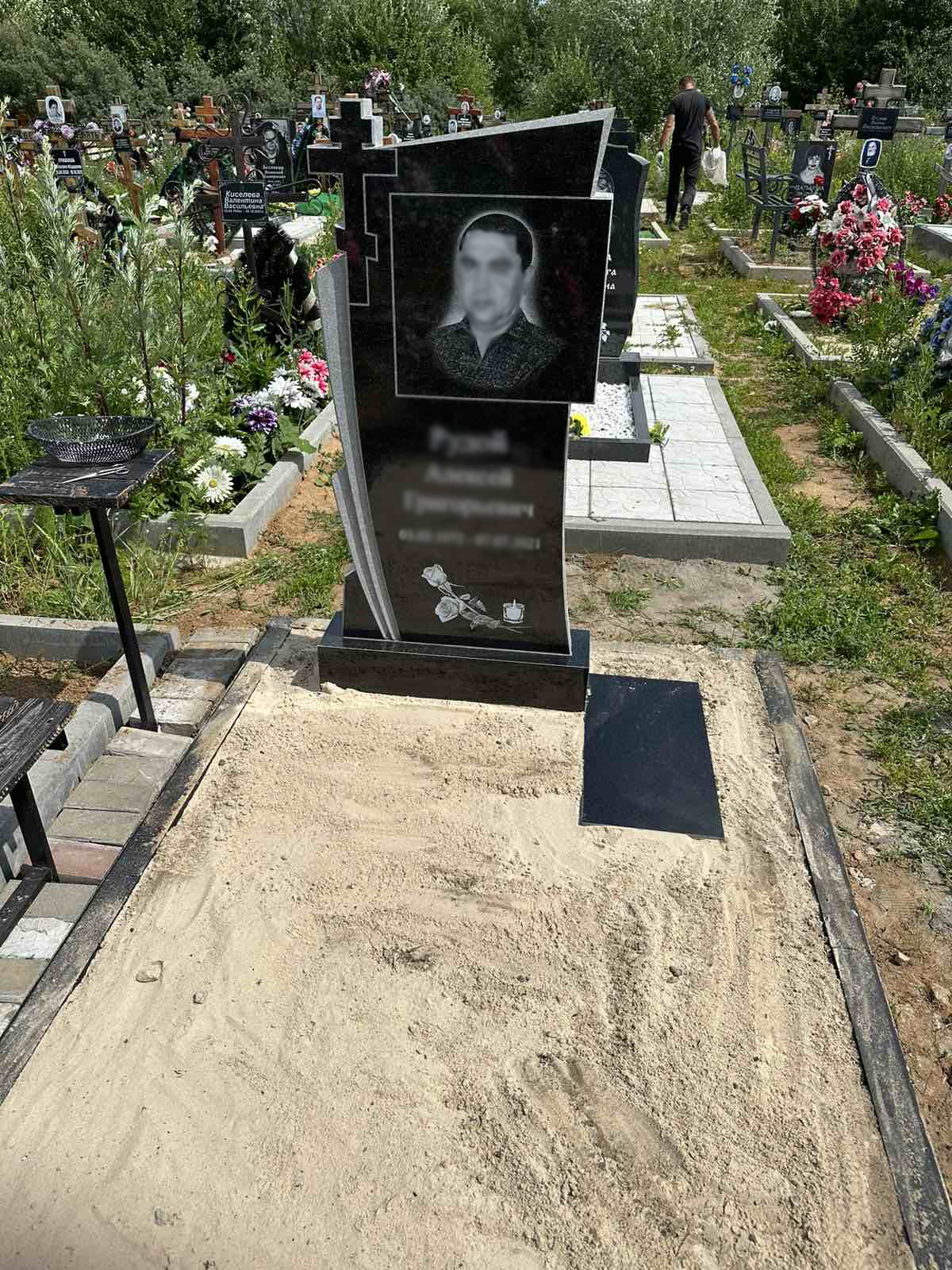 Гранитные и мраморные памятники