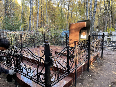 Гранитные и мраморные памятники